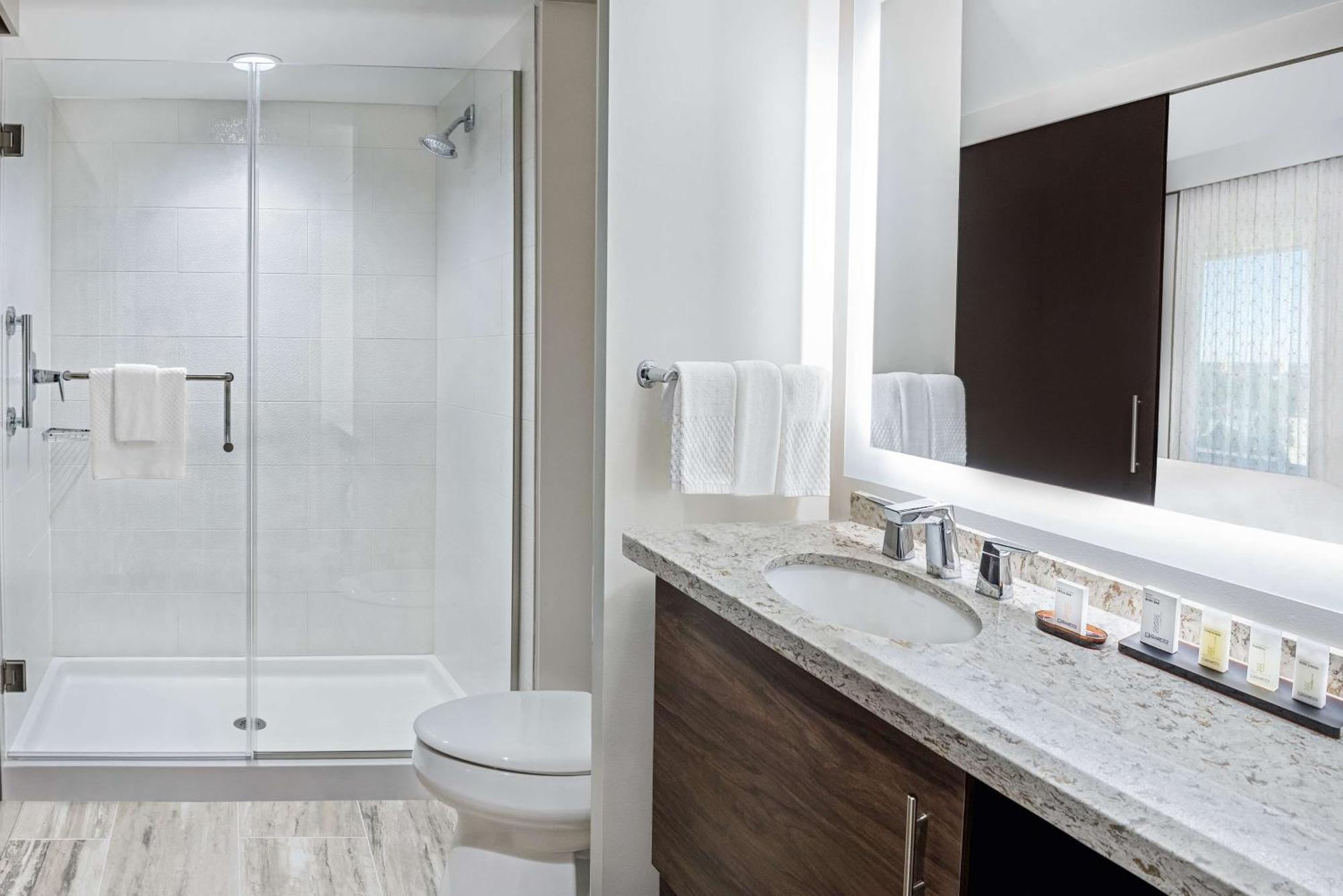 Embassy Suites By Hilton College Station Luaran gambar